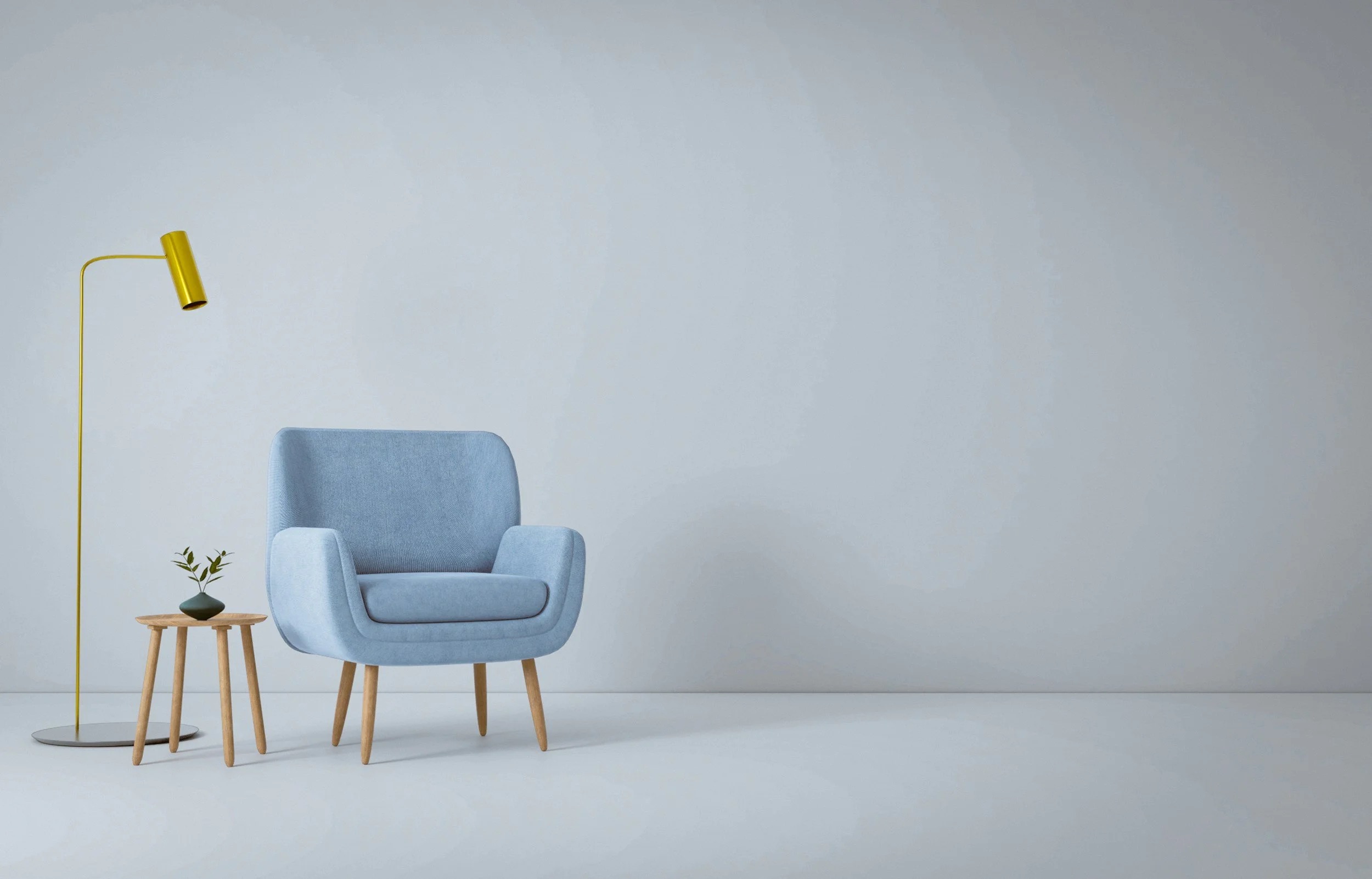 Frisch gereinigter blauer Sessel