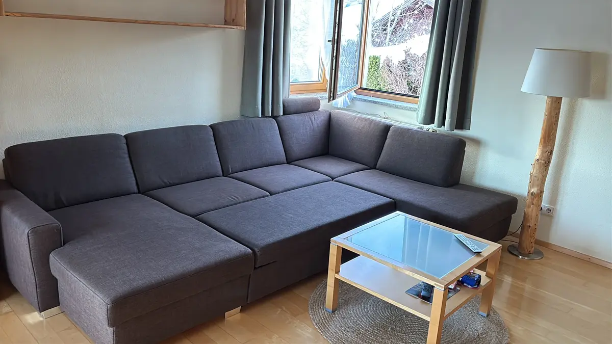 Gereinigte Eckcouch im Wohnzimmer